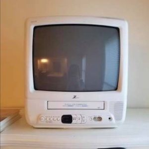 VCR TV, remote & 6 movies